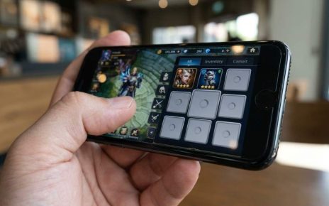 Phone displaying missing game textures during online gaming