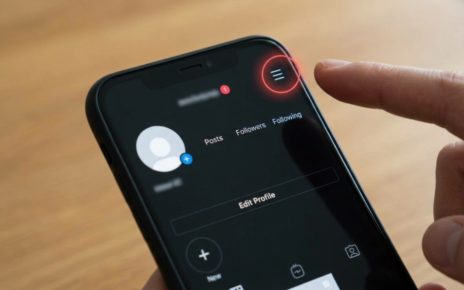Step-by-step guide showing how to retrieve deleted Instagram messages on a smartphone